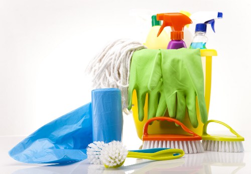 Local cleaning team working in a Highbury flat with access considerations